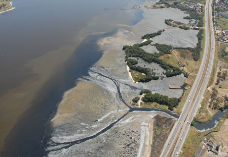 BID vai emprestar US$ 452 milhões para melhorar esgoto na Baía de Guanabara