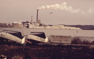Uma fábrica da Dow Chemical às margens do Lago Michigan, nos Estados Unidos. Foto: Domínio público 