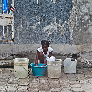 Água potável é ouro no Haiti pós terremoto