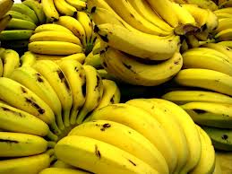 Em PE, produção de banana cai por causa da seca e preço da fruta sobe