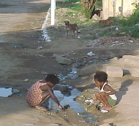 Crianças sofrem mais por falta de saneamento básico