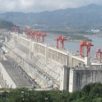Depois de quase vinte anos desde o início de sua construção, a usina hidrelétrica chinesa Três Gargantas está finalmente concluída. Nesta quarta-feira (4), a última turbina da barragem foi conectada […]