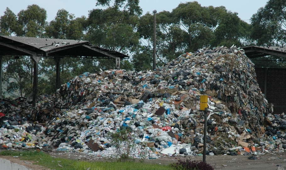 Ministério quer cumprimento da lei que prevê fim dos lixões em agosto de 2014