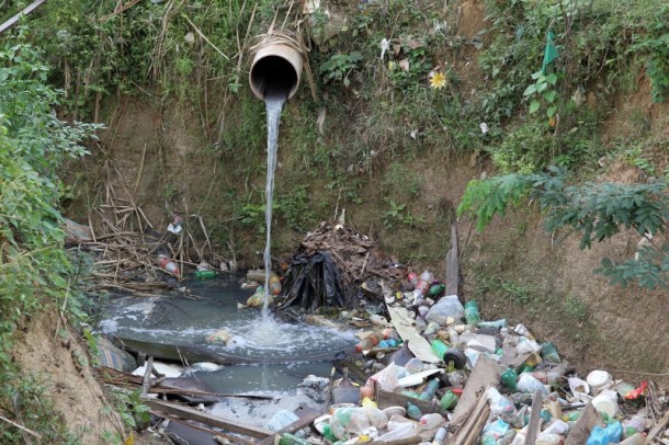 1 bilhão de pessoas no mundo ainda vivem sem sanitários, diz OMS