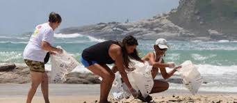 Mutirão para a limpeza de praias acontece em cinco estados