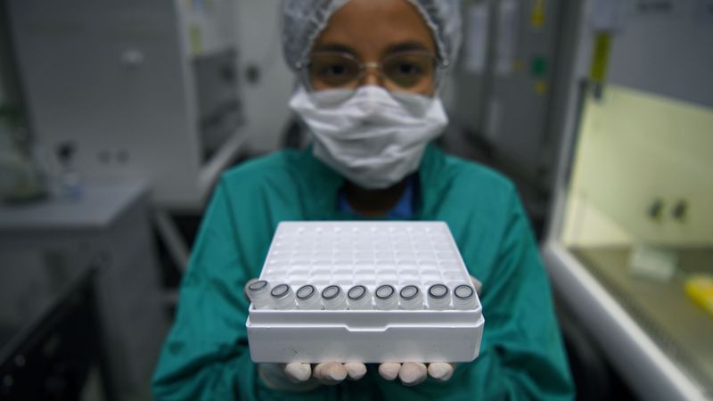 Seringa, freezer, algodão: Brasil pode sofrer falta de insumos para vacina contra a covid-19 se não agir rápido
