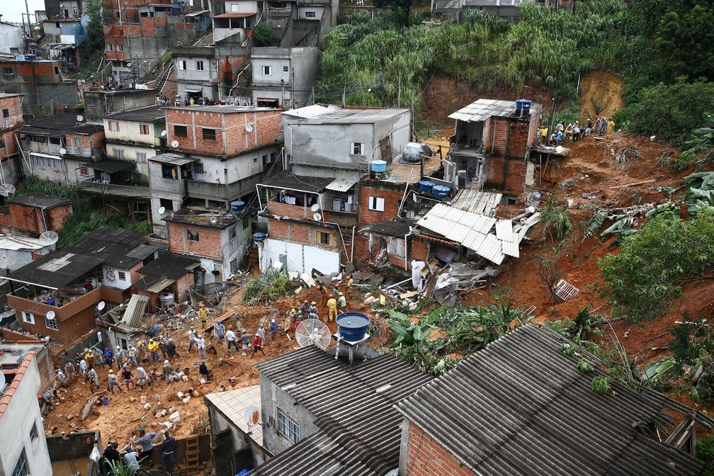 ‘Rio voador’, o fenômeno que ajuda a explicar as tempestades de verão no Brasil