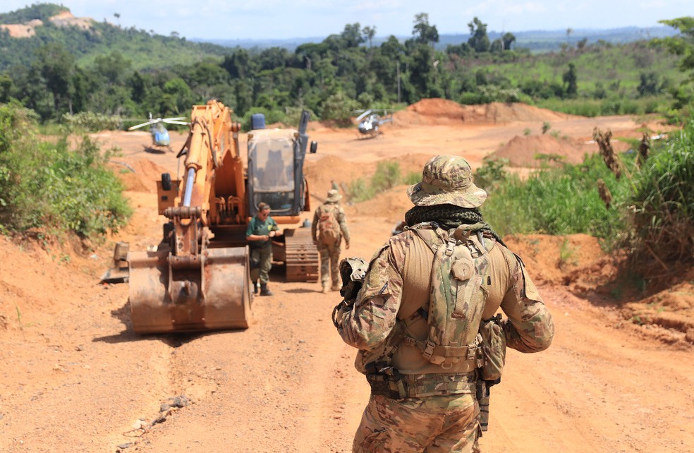 Máquinas apreendidas durante operação contra mineração ilegal no Pará — Foto: Polícia Federal/Divulgação